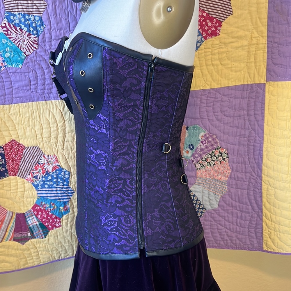 NWT Charmian corset. Size Medium. Adjustable - Picture 2 of 9